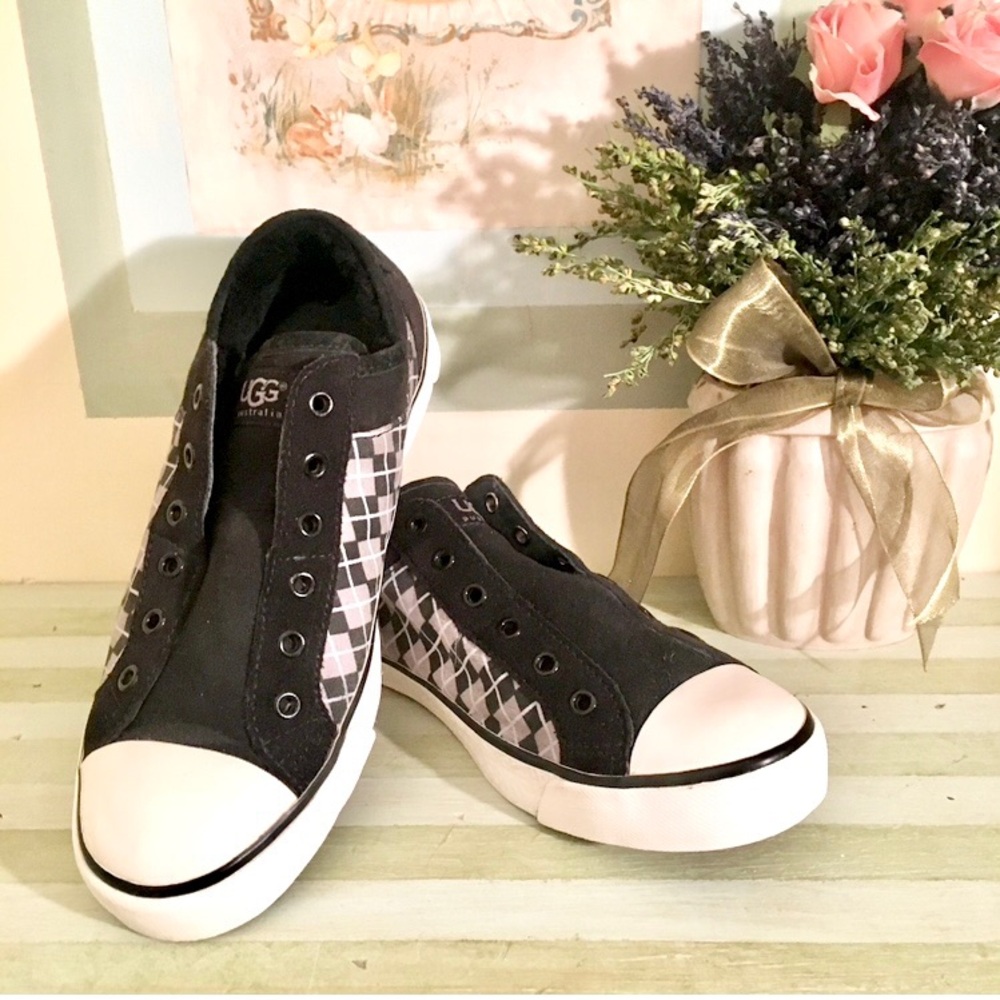 UGG Australia Black/Silver Argyle Sneakers size 7